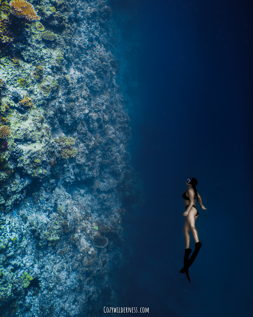Island hopping around El Nido underwater freediving